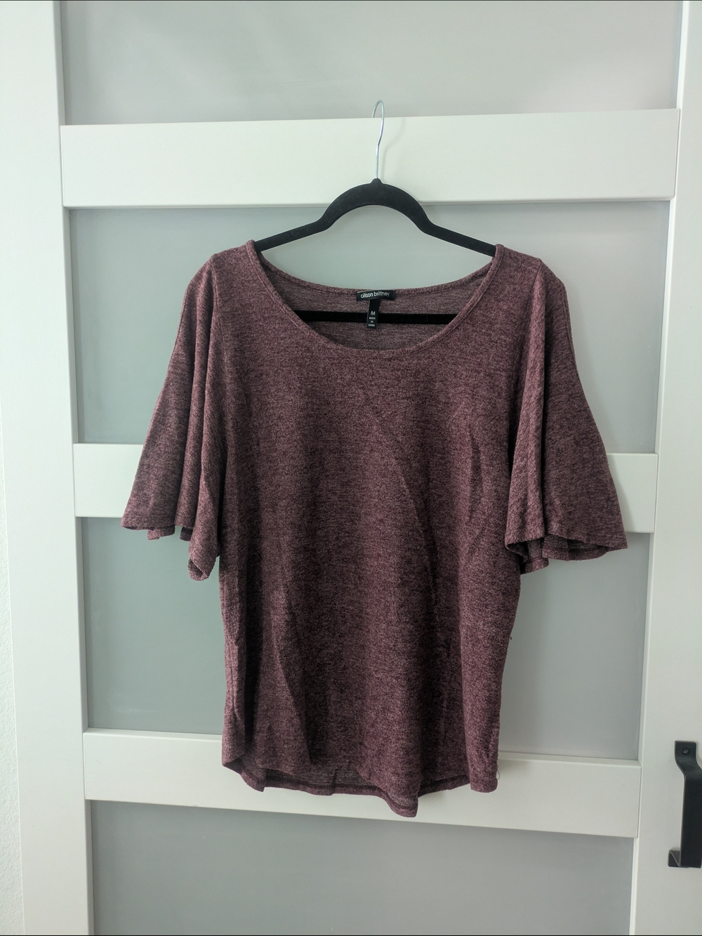 Avenue Short Flutter Sleeve Top in Maroon